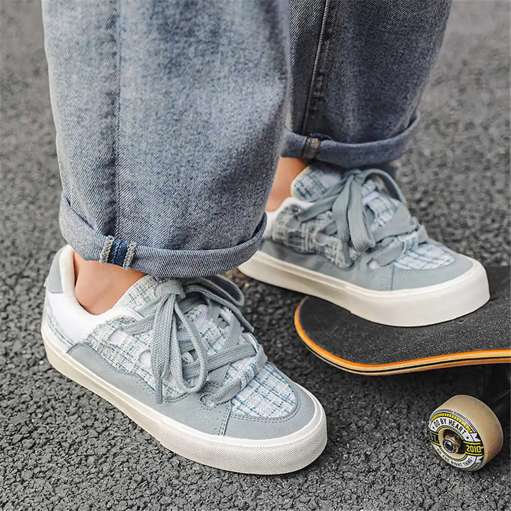 Con cordones, zapatos escolare - Streetwear Brand Name Ideas reseña y precio