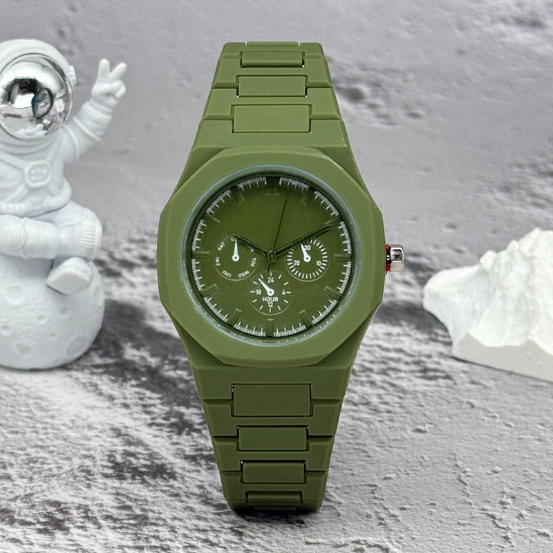 Reloj de pulsera de cuarzo de  - Streetwear Brand Luxury reseña y precio